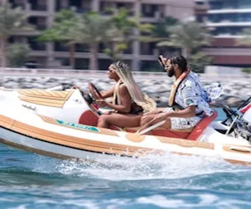 Dubai: Self-Drive Speedboat Tour